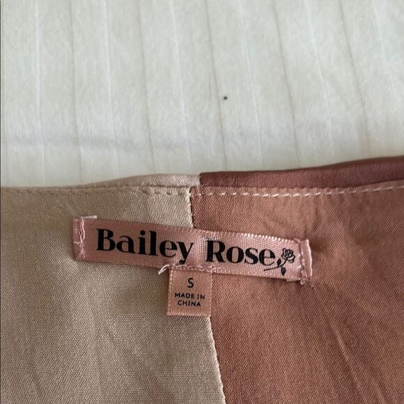 Pink 2 tone Cropped Blouse with Long Sleeves - Picture 2 of 3